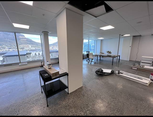 138M² OFFICE TO LET IN FORESHORE